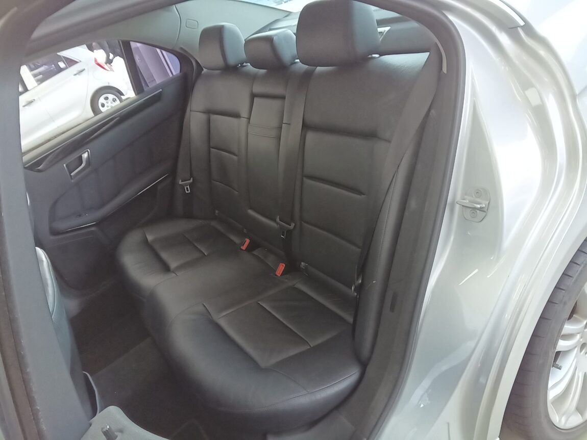 MERCEDES-BENZ E-CLASS (4TH GEN) E220 CDI AVANTGARDE 2012 - zdjęcie 18