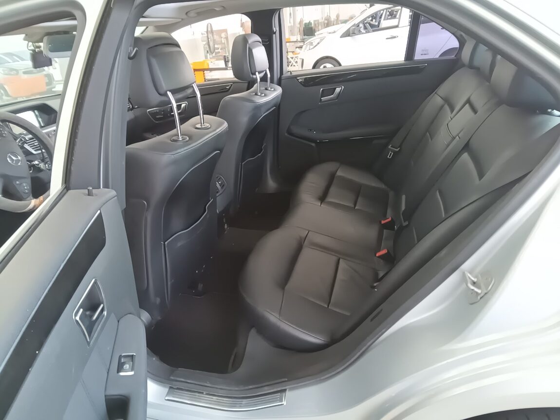 MERCEDES-BENZ E-CLASS (4TH GEN) E220 CDI AVANTGARDE 2012 - zdjęcie 12