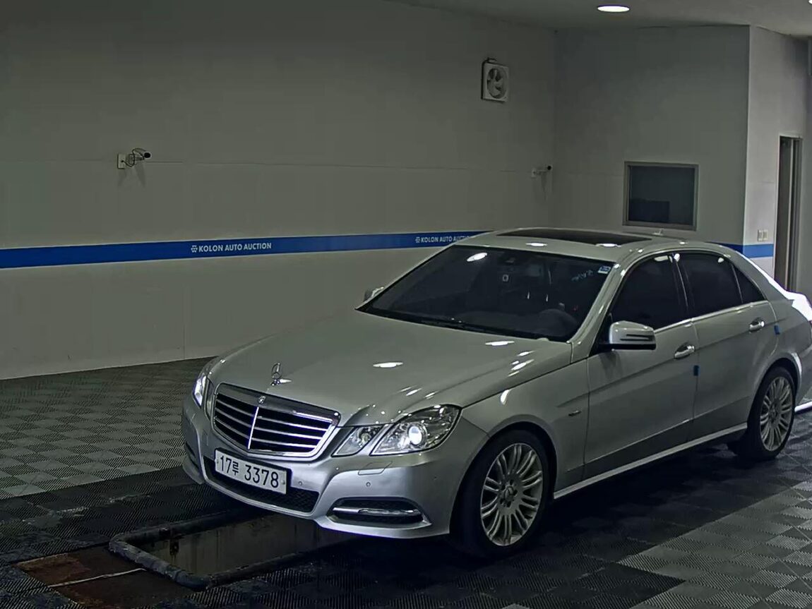 MERCEDES-BENZ E-CLASS (4TH GEN) E220 CDI AVANTGARDE 2012 - zdjęcie 2