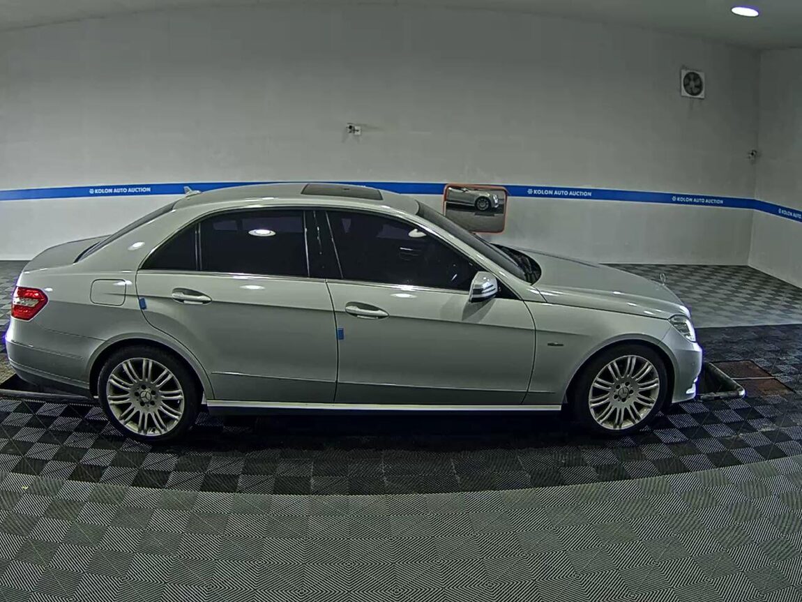 MERCEDES-BENZ E-CLASS (4TH GEN) E220 CDI AVANTGARDE 2012 - zdjęcie 4