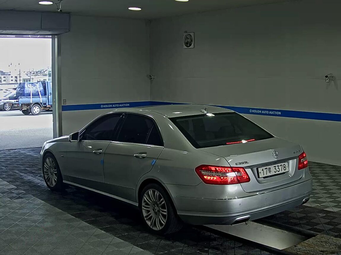 MERCEDES-BENZ E-CLASS (4TH GEN) E220 CDI AVANTGARDE 2012 - zdjęcie 6