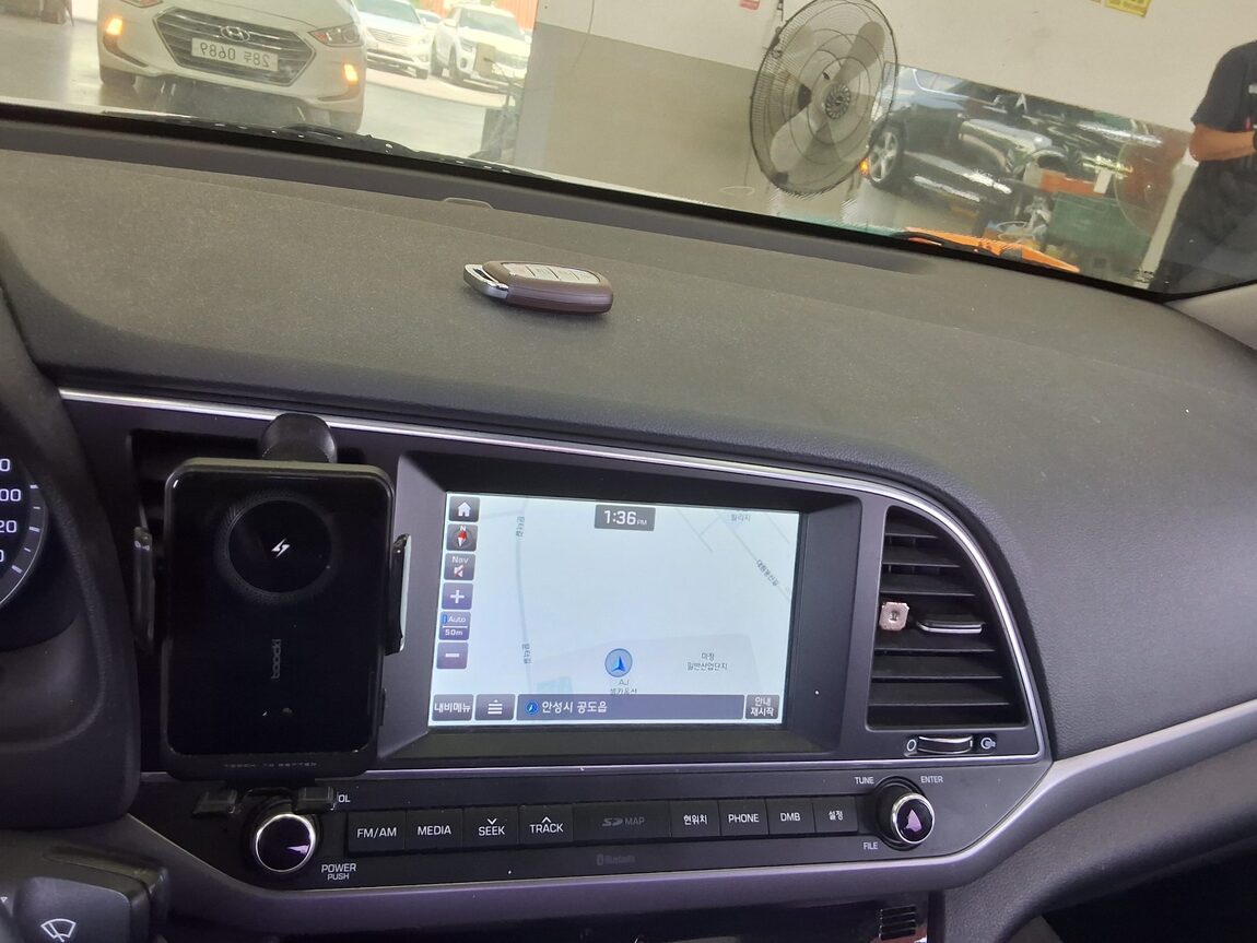 HYUNDAI AVANTE AD 1.6 GDi MODERN 2017 - zdjęcie 18