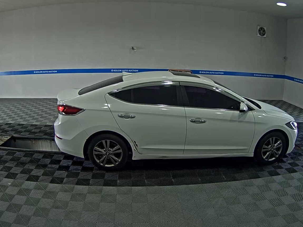 HYUNDAI AVANTE AD 1.6 GDi MODERN 2017 - zdjęcie 4