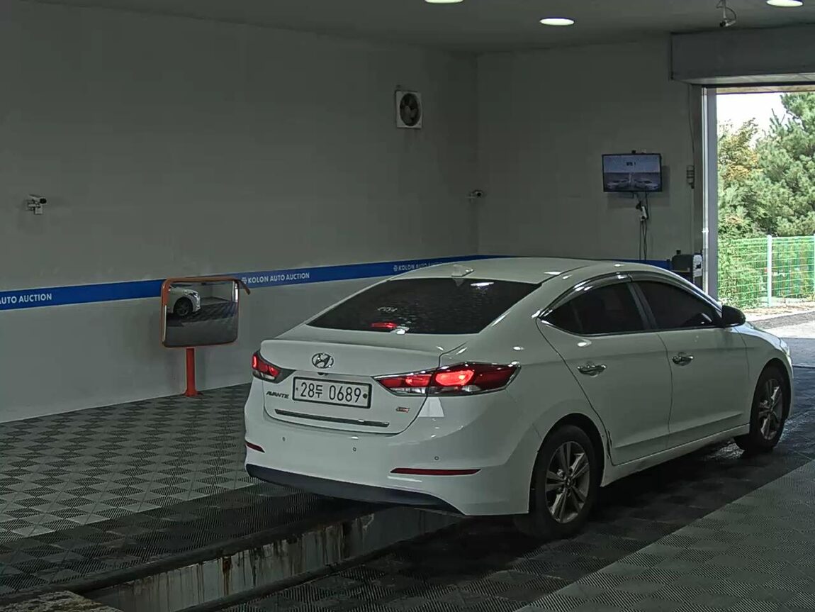HYUNDAI AVANTE AD 1.6 GDi MODERN 2017 - zdjęcie 5