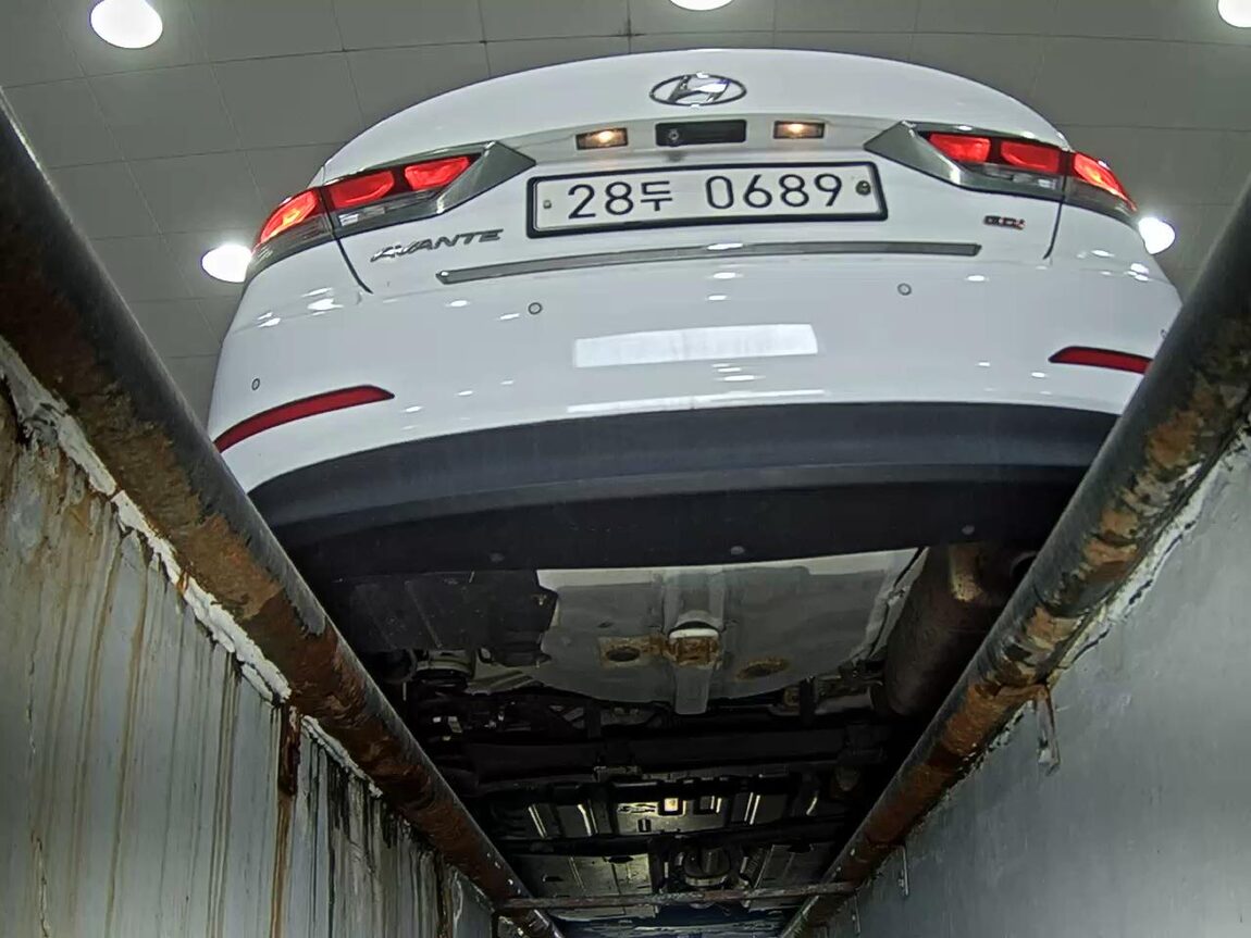 HYUNDAI AVANTE AD 1.6 GDi MODERN 2017 - zdjęcie 8