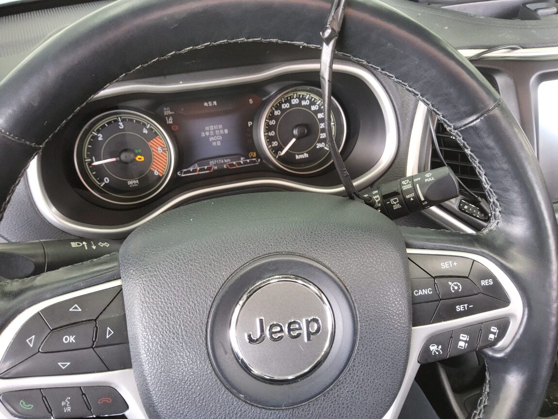 JEEP CHEROKEE (KL) 2.0 CRD 4WD LIMITED 2014 - zdjęcie 17