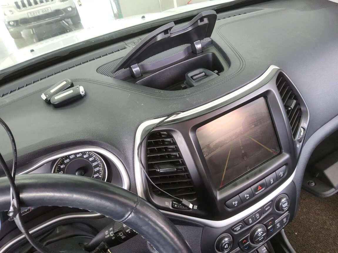 JEEP CHEROKEE (KL) 2.0 CRD 4WD LIMITED 2014 - zdjęcie 18