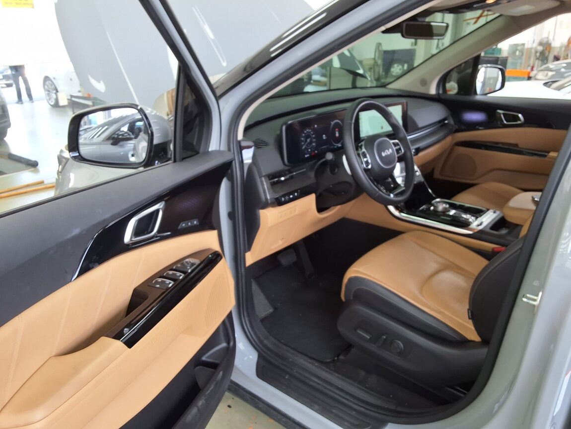 KIA NEW CARNIVAL (KA4) 9-SEATER DIESEL SIGNATURE 2023 - zdjęcie 10