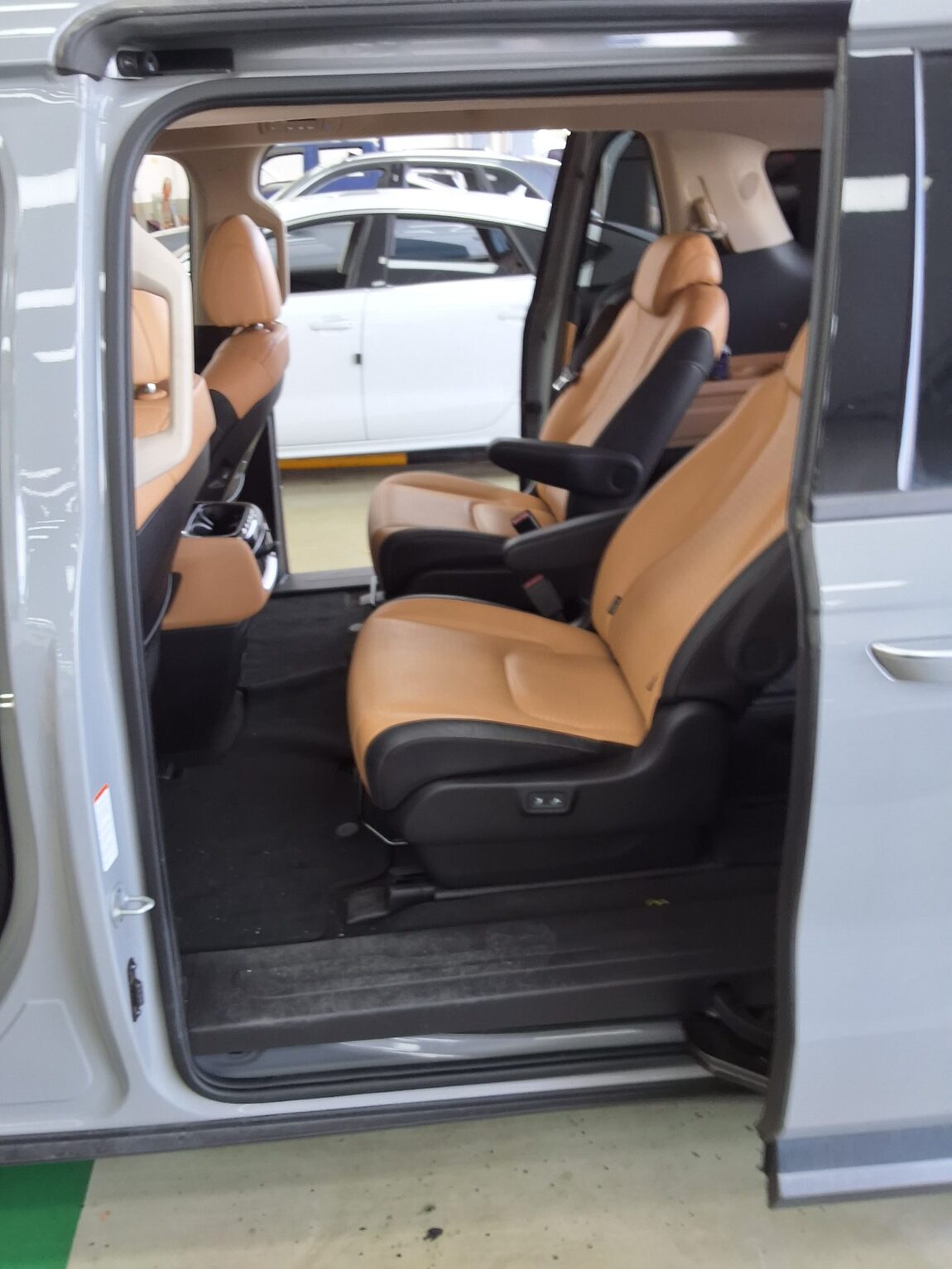 KIA NEW CARNIVAL (KA4) 9-SEATER DIESEL SIGNATURE 2023 - zdjęcie 12