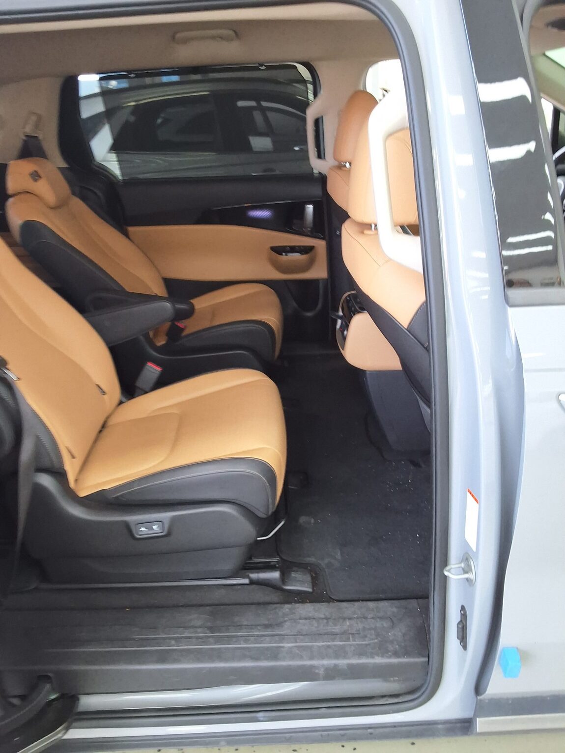 KIA NEW CARNIVAL (KA4) 9-SEATER DIESEL SIGNATURE 2023 - zdjęcie 13