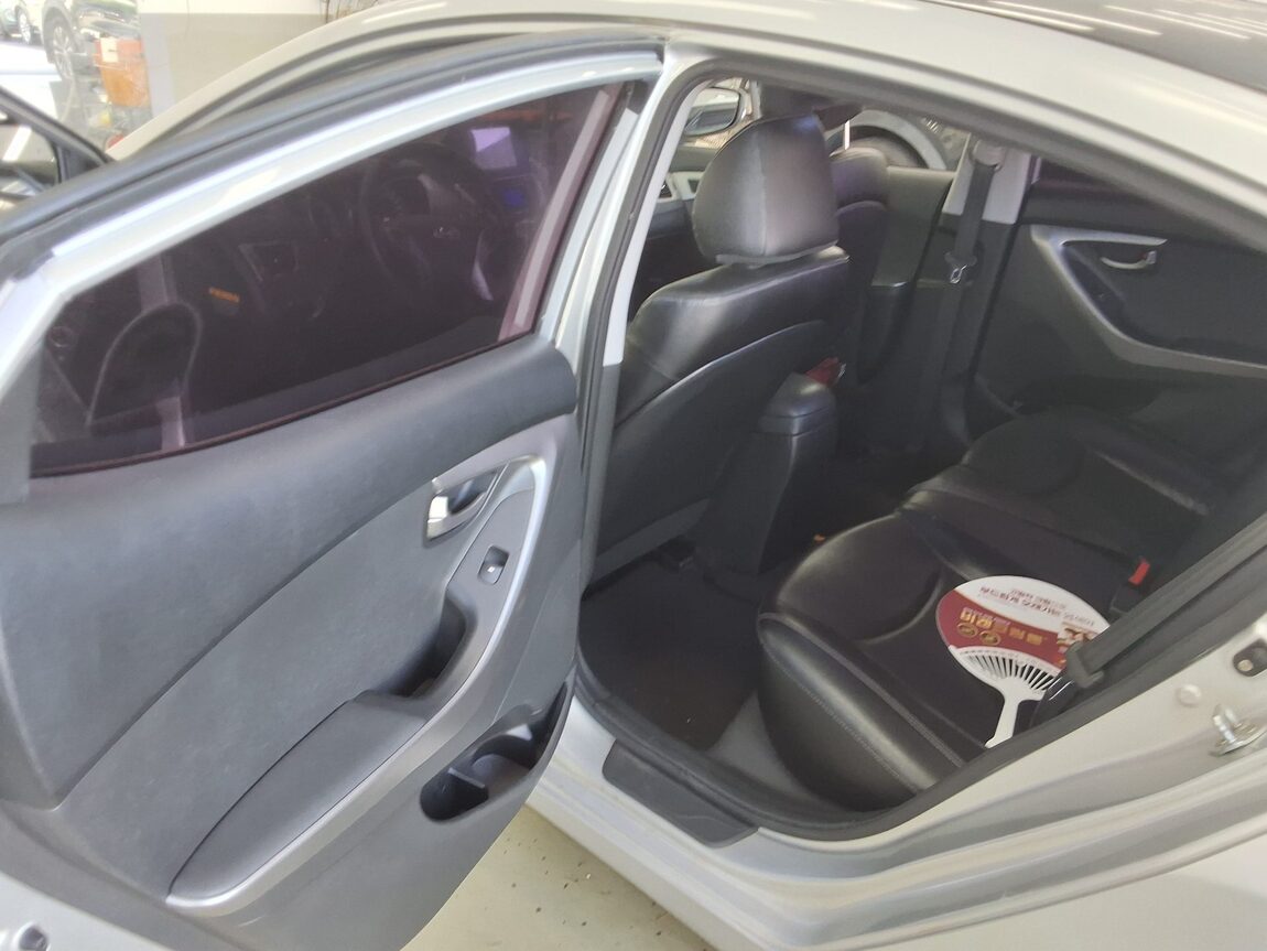 HYUNDAI AVANTE MD M16 GDi LUXURY 2012 - zdjęcie 12