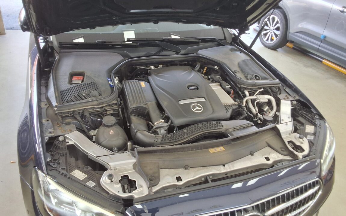 MERCEDES-BENZ E-CLASS (5TH GEN) E250 AVANTGARDE 2022 - zdjęcie 22