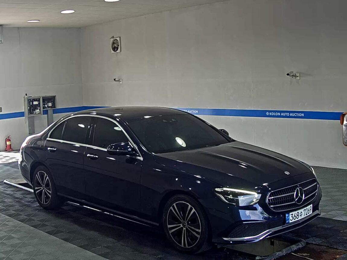 MERCEDES-BENZ E-CLASS (5TH GEN) E250 AVANTGARDE 2022 - zdjęcie 3