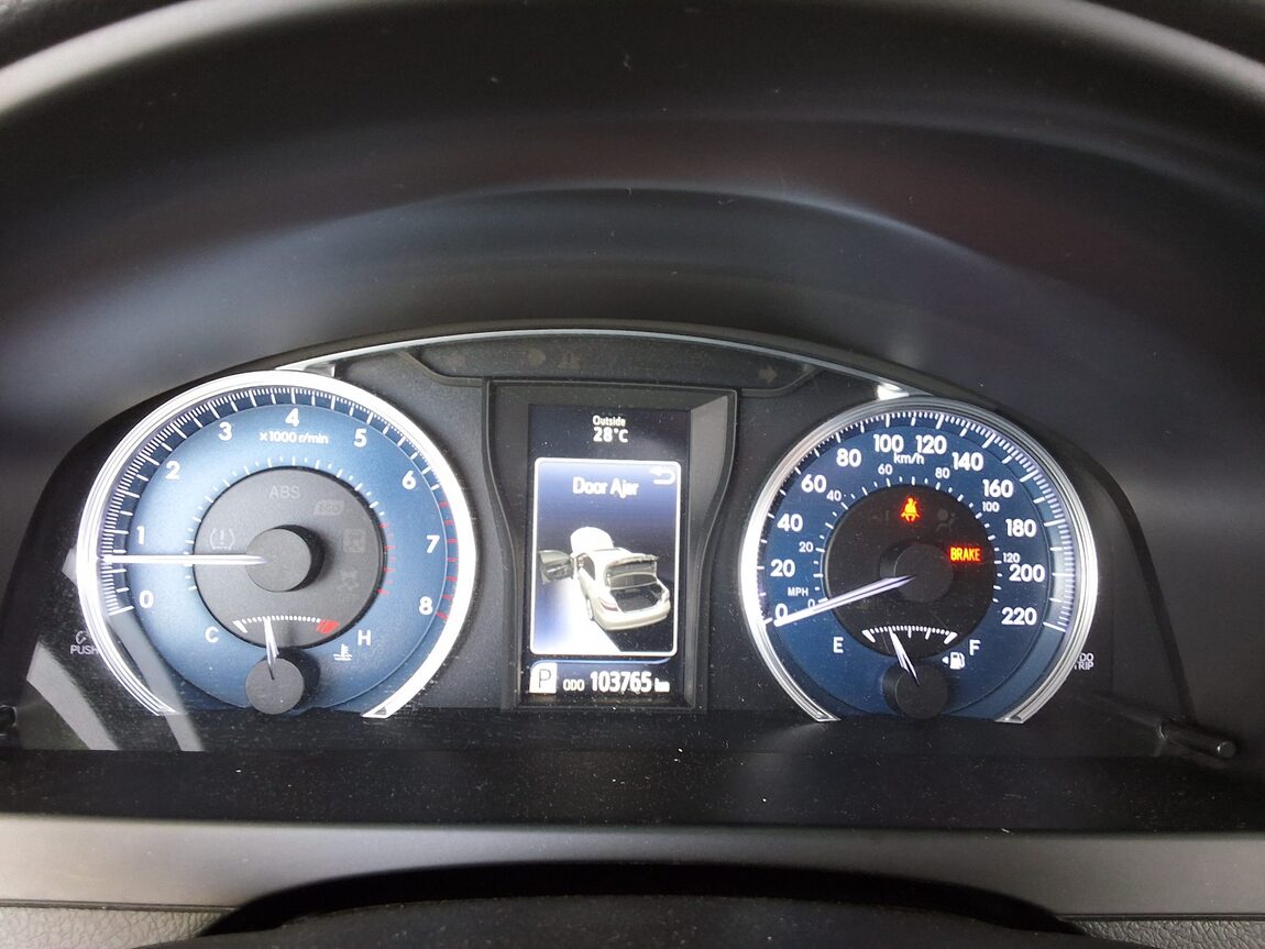 TOYOTA CAMRY (9TH GEN) 2.5 XLE 2015 - zdjęcie 9