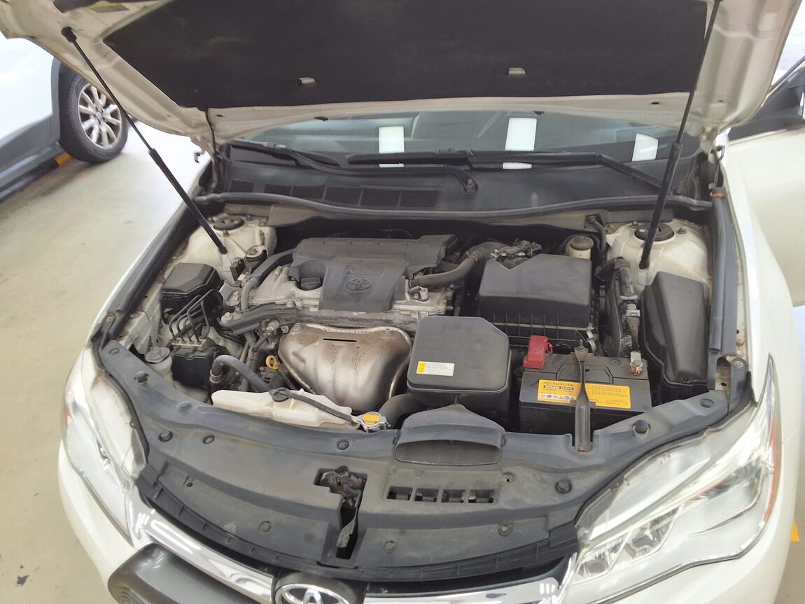 TOYOTA CAMRY (9TH GEN) 2.5 XLE 2015 - zdjęcie 21