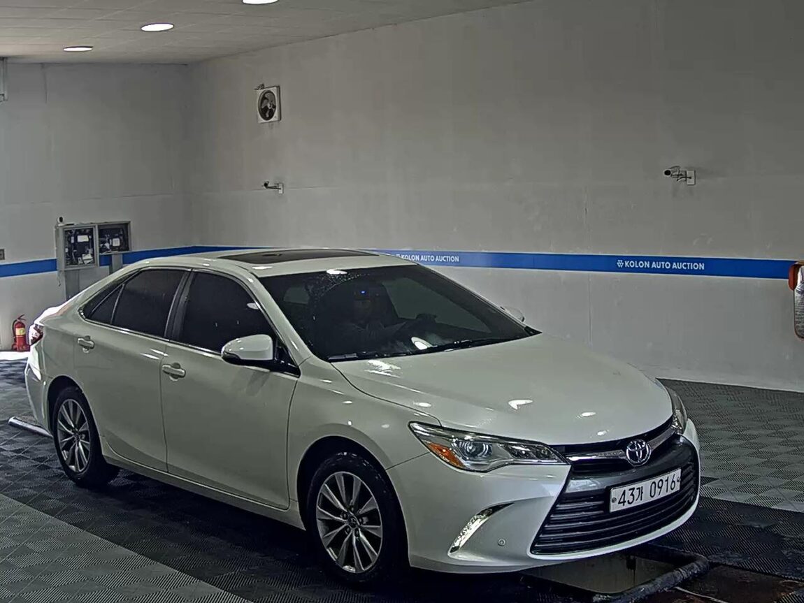 TOYOTA CAMRY (9TH GEN) 2.5 XLE 2015 - zdjęcie 3