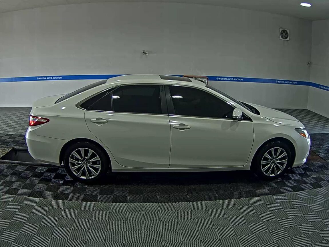 TOYOTA CAMRY (9TH GEN) 2.5 XLE 2015 - zdjęcie 4