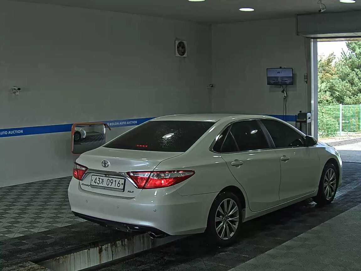 TOYOTA CAMRY (9TH GEN) 2.5 XLE 2015 - zdjęcie 5