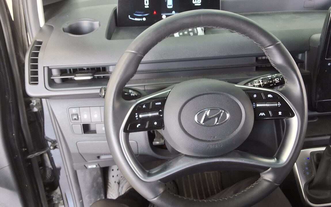 HYUNDAI STARIA 2.2 DIESEL CARGO 5-SEATER MODERN 2023 - zdjęcie 17
