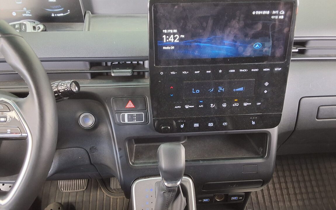 HYUNDAI STARIA 2.2 DIESEL CARGO 5-SEATER MODERN 2023 - zdjęcie 18