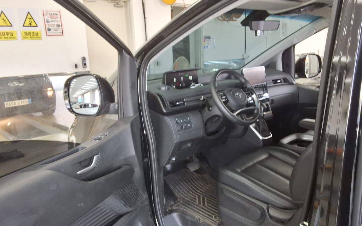 HYUNDAI STARIA 2.2 DIESEL CARGO 5-SEATER MODERN 2023 - zdjęcie 10