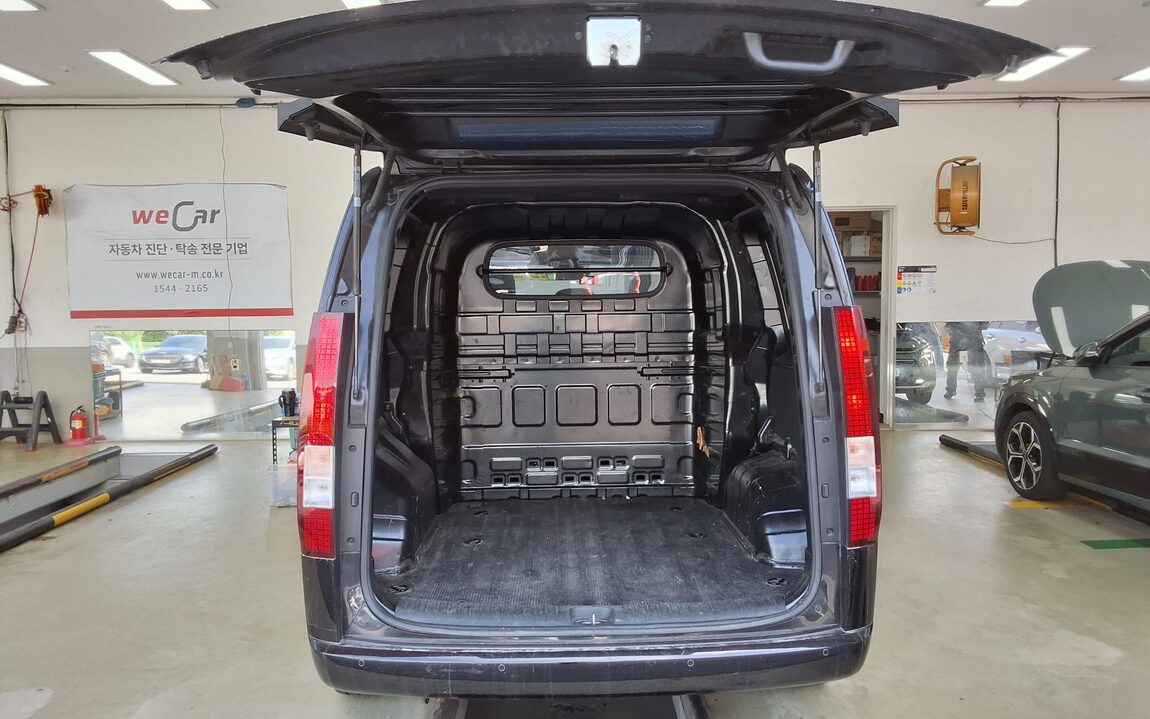HYUNDAI STARIA 2.2 DIESEL CARGO 5-SEATER MODERN 2023 - zdjęcie 15