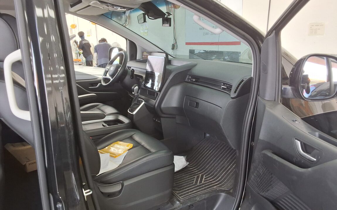 HYUNDAI STARIA 2.2 DIESEL CARGO 5-SEATER MODERN 2023 - zdjęcie 14