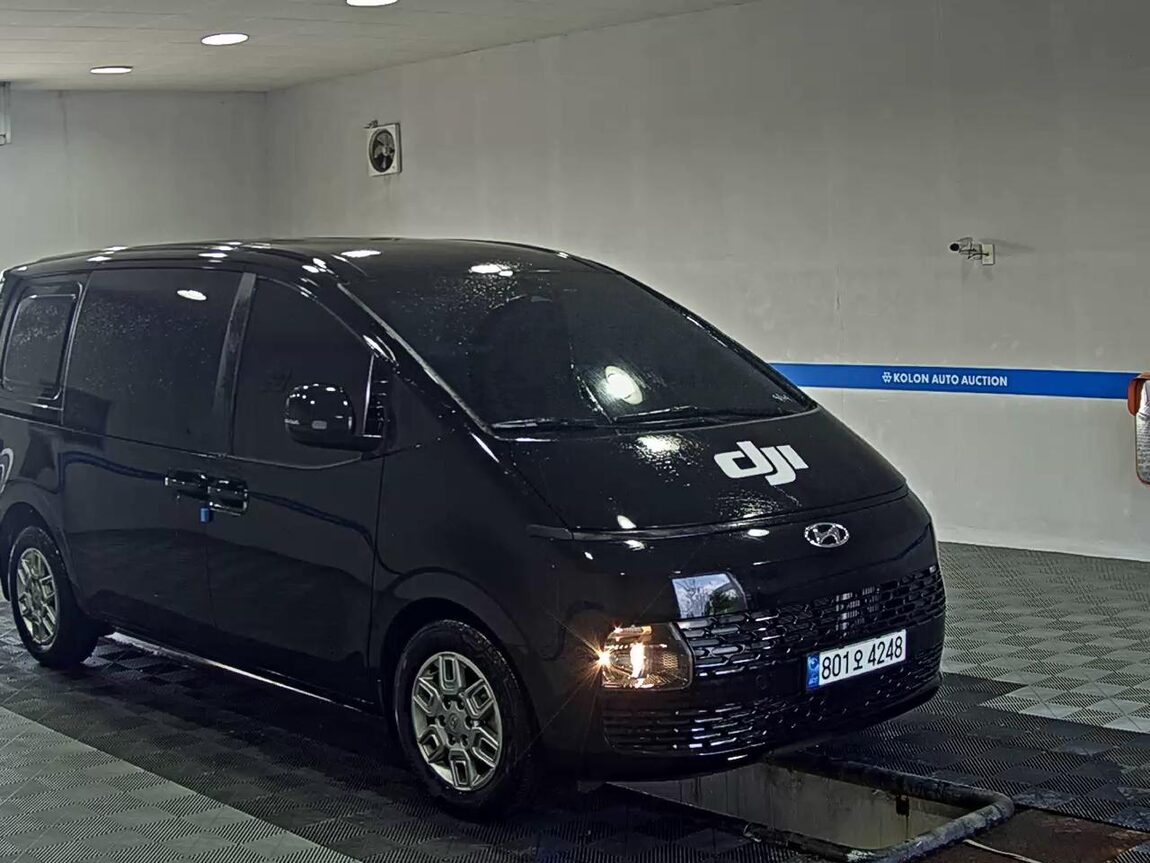 HYUNDAI STARIA 2.2 DIESEL CARGO 5-SEATER MODERN 2023 - zdjęcie 3