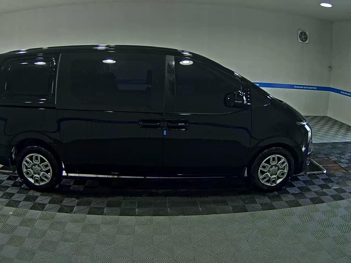 HYUNDAI STARIA 2.2 DIESEL CARGO 5-SEATER MODERN 2023 - zdjęcie 4