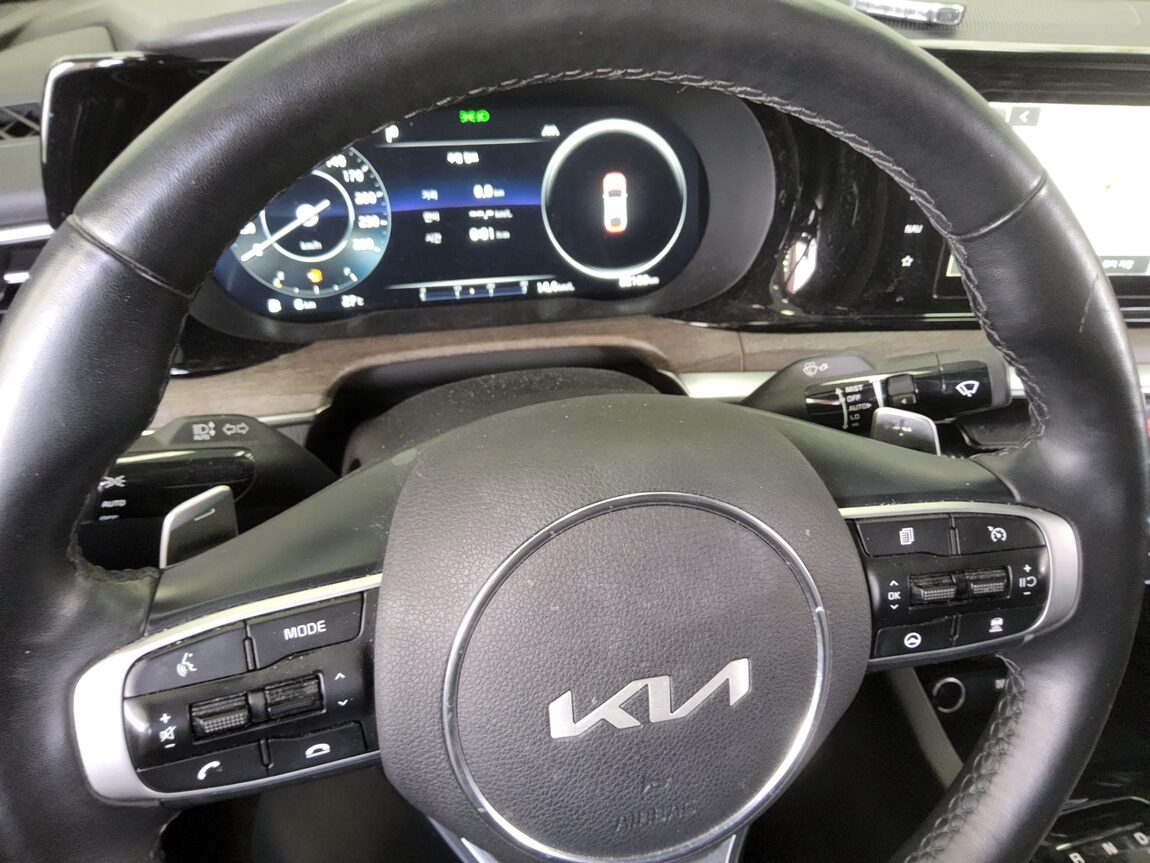 KIA NEW K5 (DL3) 2.0 GASOLINE SIGNATURE 2023 - zdjęcie 17