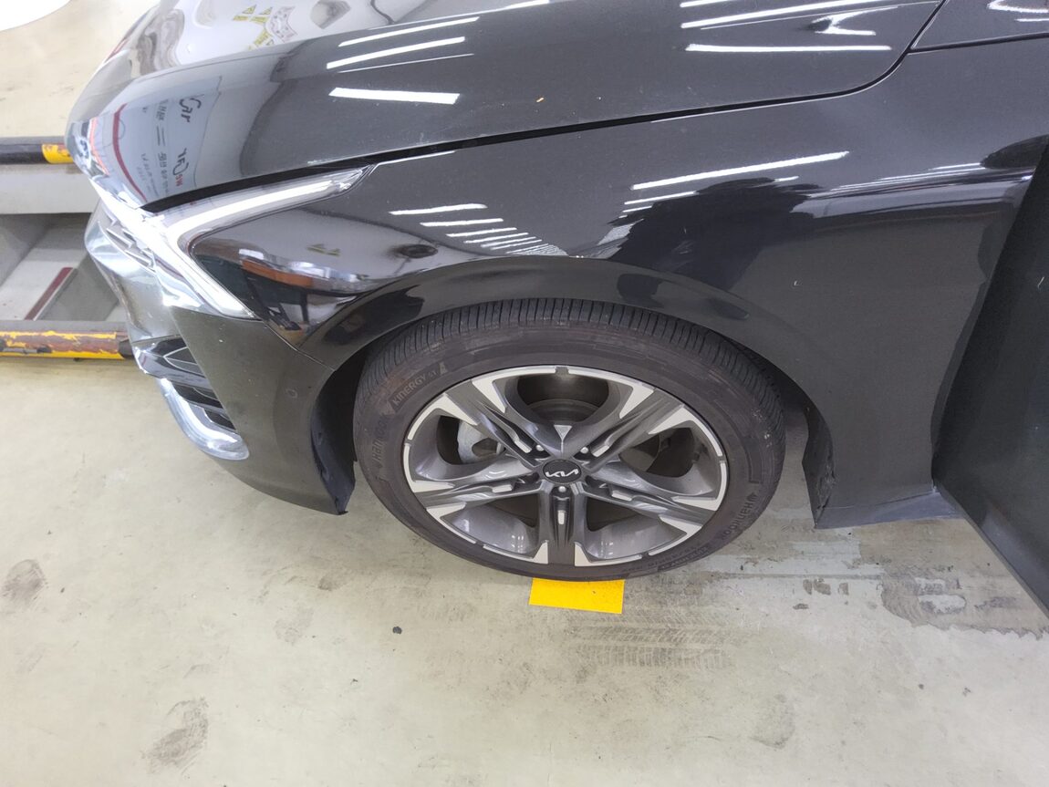 KIA NEW K5 (DL3) 2.0 GASOLINE SIGNATURE 2023 - zdjęcie 20