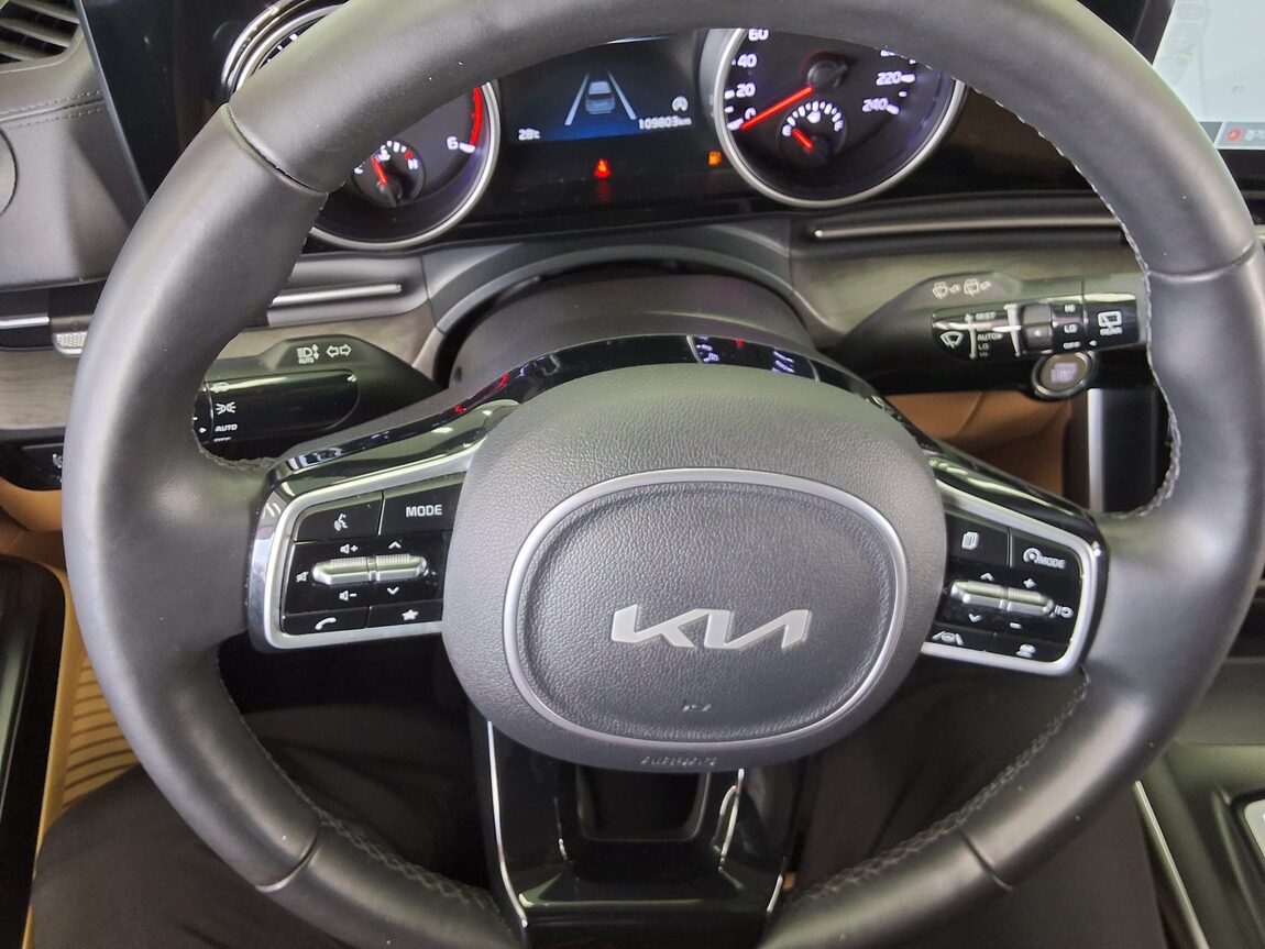 KIA NEW CARNIVAL (KA4) 9-SEATER DIESEL PRESTIGE 2023 - zdjęcie 17