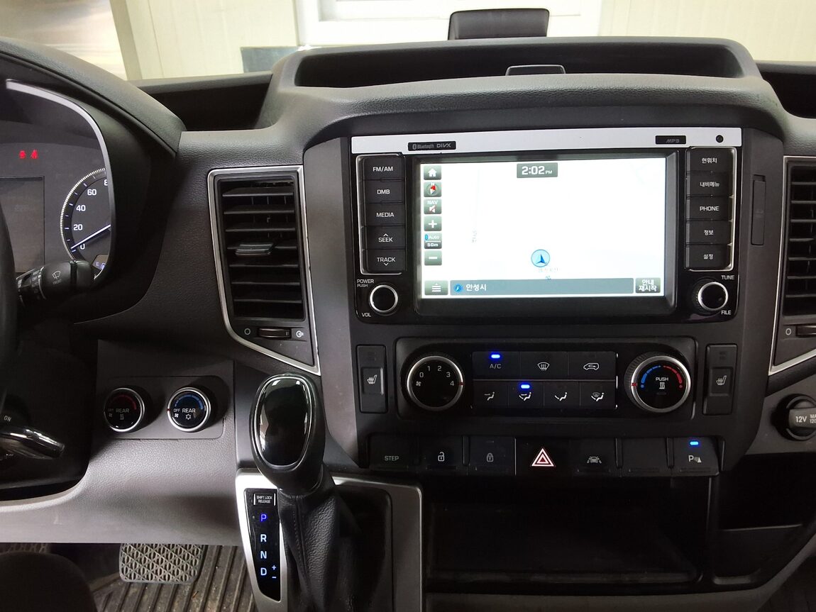 HYUNDAI SOLATI 15-SEATER LUXURY 2020 - zdjęcie 23