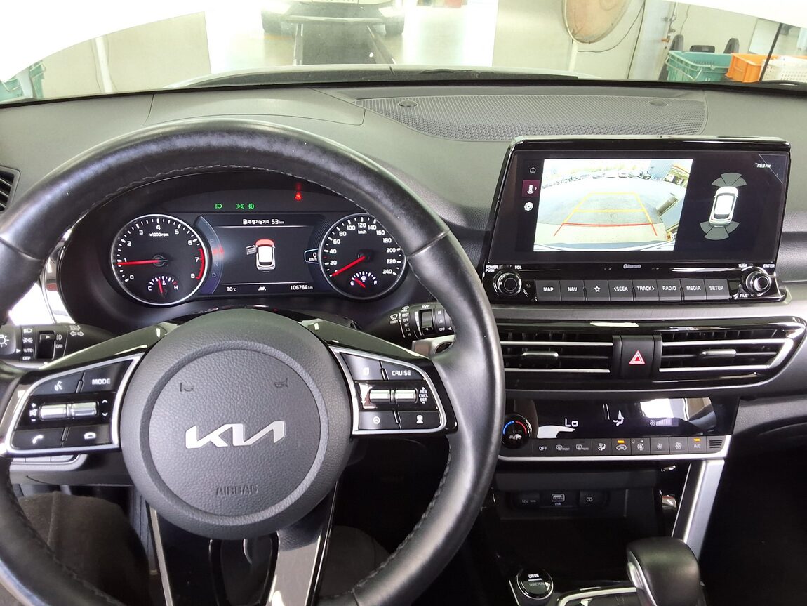 KIA SELTOS 1.6 GASOLINE 2WD SIGNATURE 2023 - zdjęcie 17