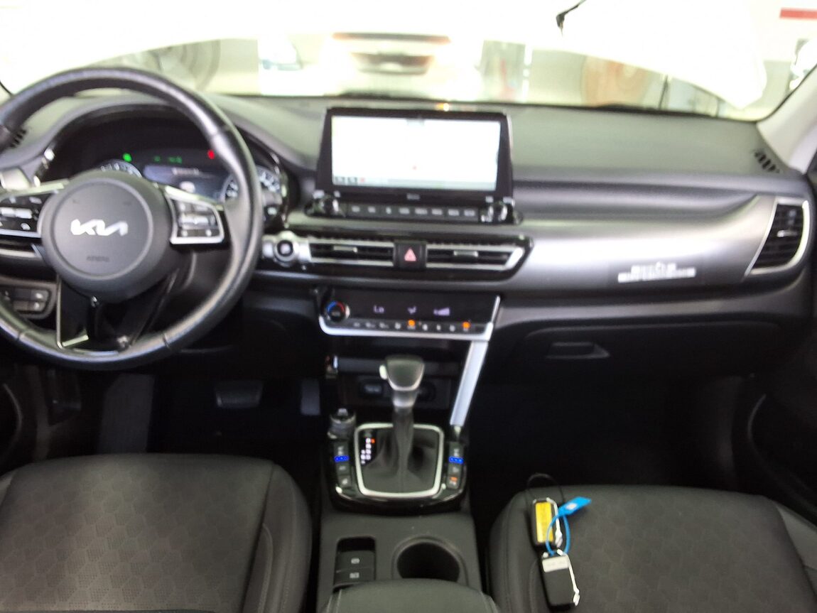 KIA SELTOS 1.6 GASOLINE 2WD SIGNATURE 2023 - zdjęcie 11
