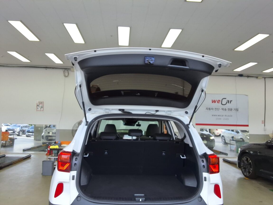 KIA SELTOS 1.6 GASOLINE 2WD SIGNATURE 2023 - zdjęcie 15