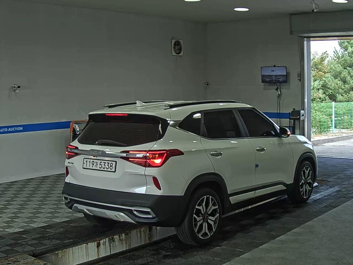 KIA SELTOS 1.6 GASOLINE 2WD SIGNATURE 2023 - zdjęcie 5