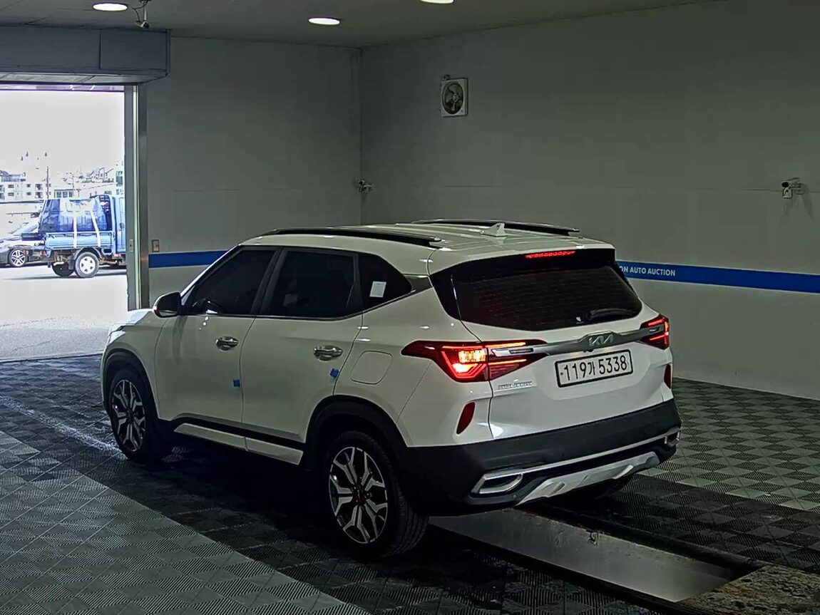 KIA SELTOS 1.6 GASOLINE 2WD SIGNATURE 2023 - zdjęcie 6