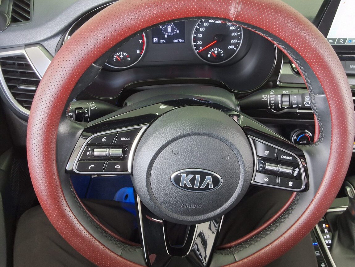 KIA SELTOS 1.6 GASOLINE 2WD SIGNATURE 2022 - zdjęcie 17