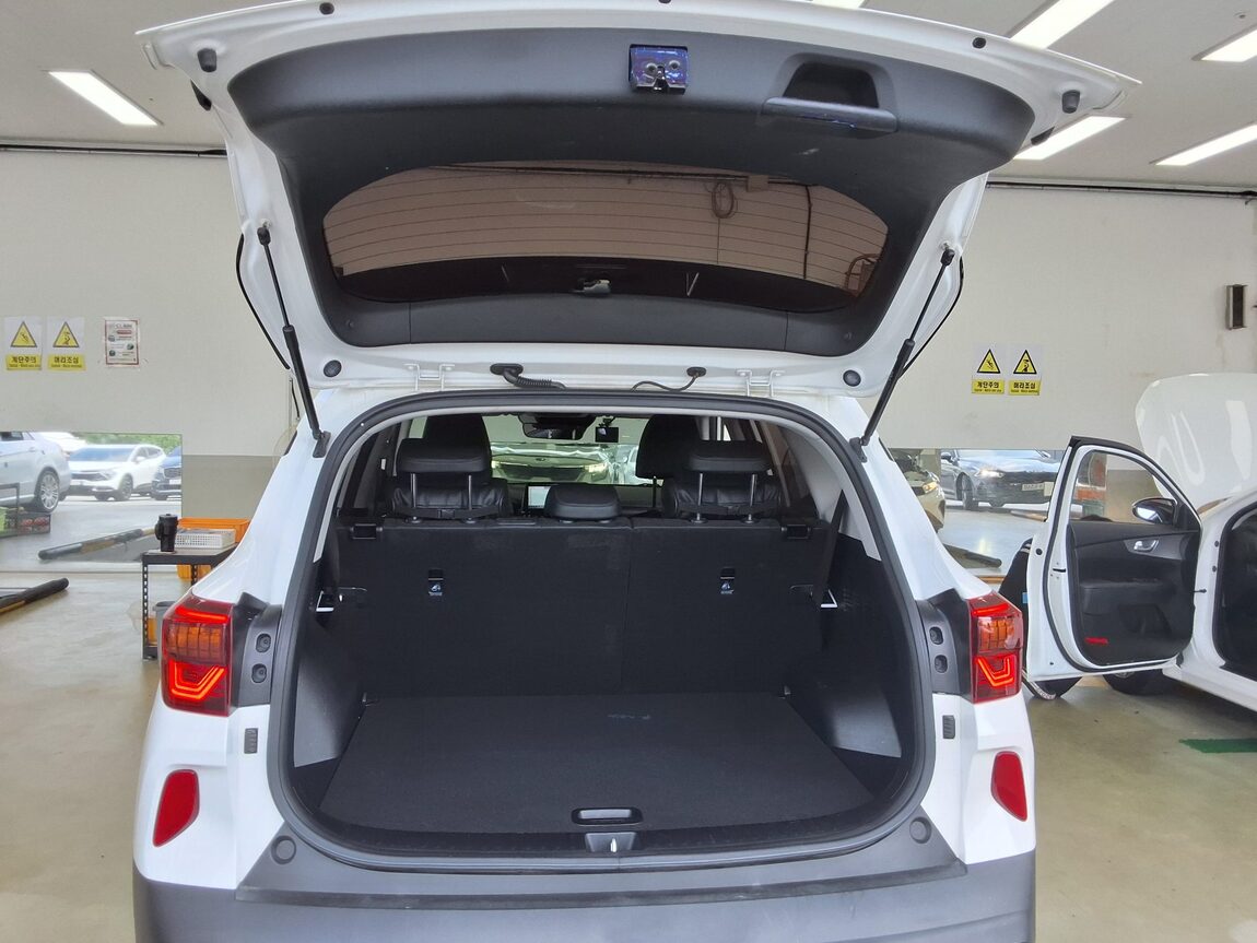 KIA SELTOS 1.6 GASOLINE 2WD SIGNATURE 2022 - zdjęcie 15