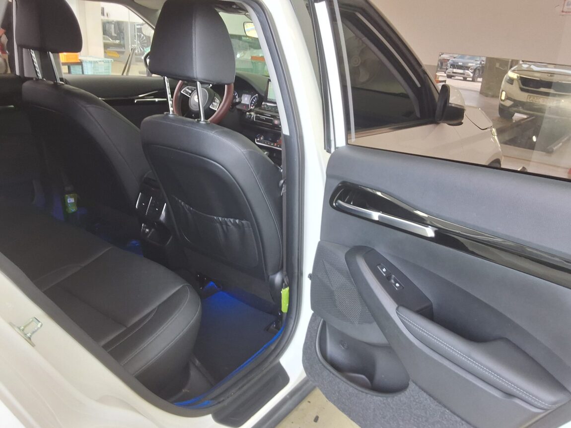 KIA SELTOS 1.6 GASOLINE 2WD SIGNATURE 2022 - zdjęcie 13