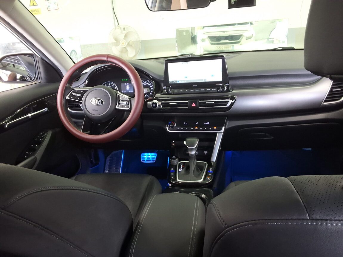 KIA SELTOS 1.6 GASOLINE 2WD SIGNATURE 2022 - zdjęcie 11