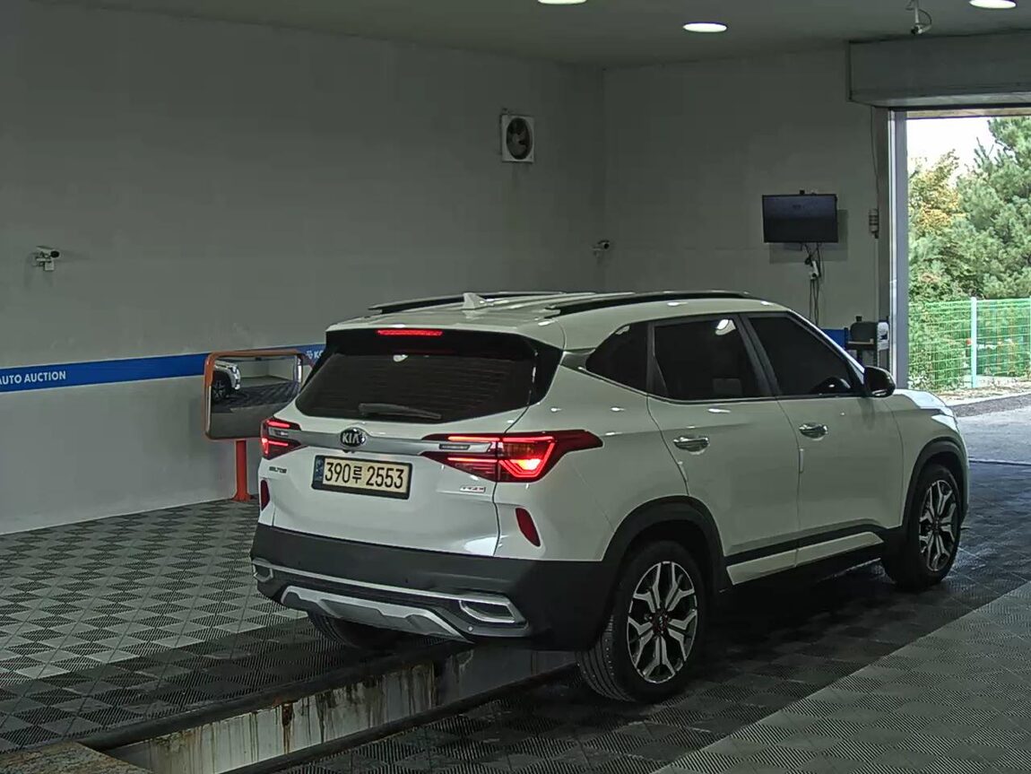 KIA SELTOS 1.6 GASOLINE 2WD SIGNATURE 2022 - zdjęcie 5