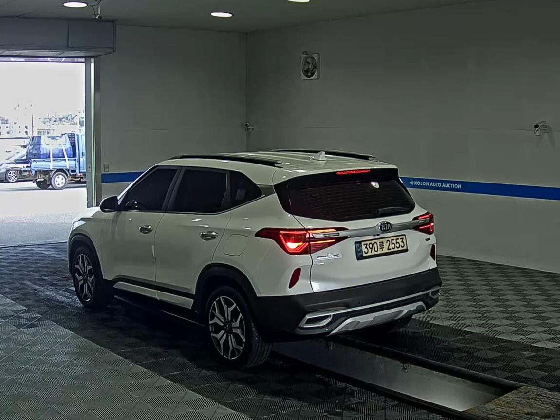 KIA SELTOS 1.6 GASOLINE 2WD SIGNATURE 2022 - zdjęcie 6