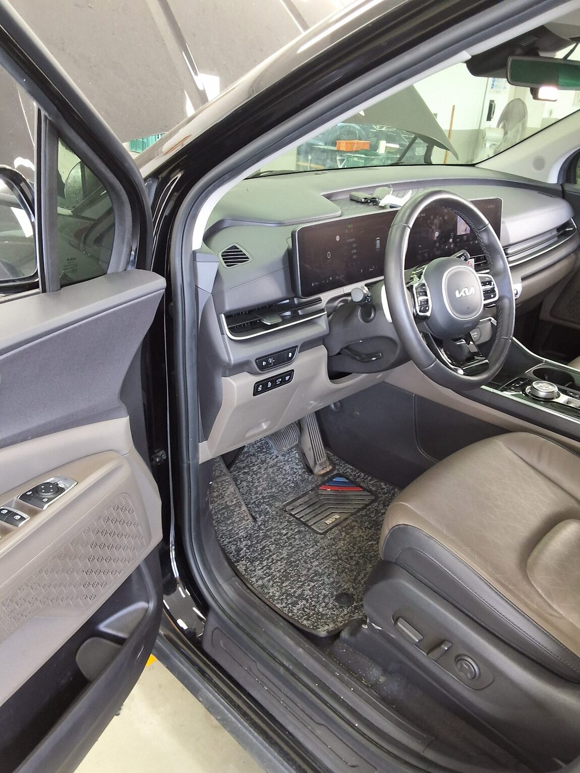 KIA THE NEW CARNIVAL (KA4) 9-SEATER DIESEL NOBLESSE 2024 - zdjęcie 10