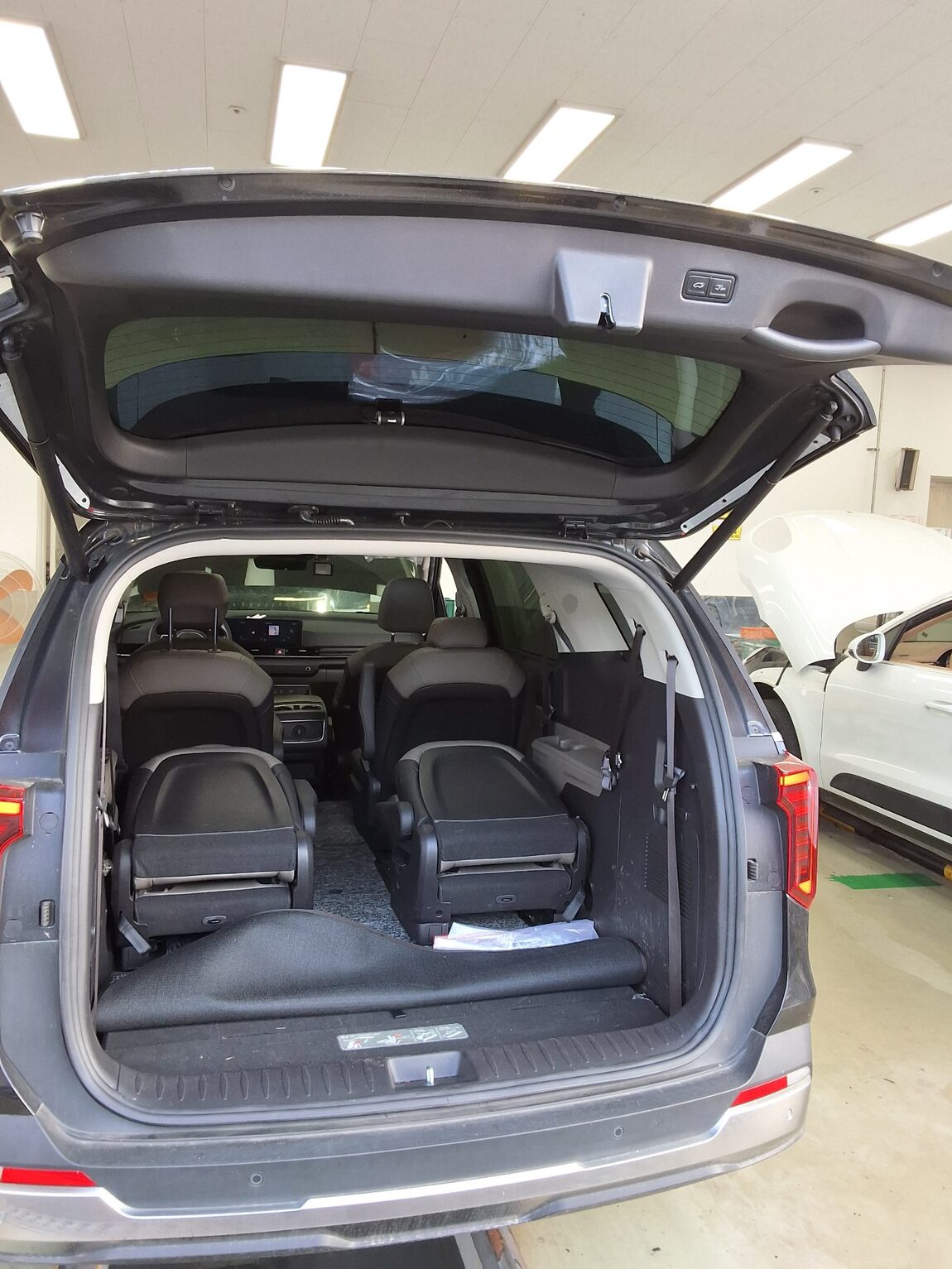 KIA THE NEW CARNIVAL (KA4) 9-SEATER DIESEL NOBLESSE 2024 - zdjęcie 15