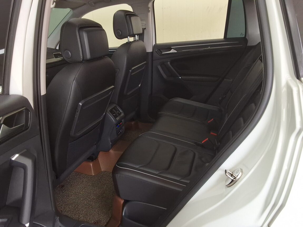 VOLKSWAGEN TIGUAN (2ND GEN) 2.0 TDI 4MOTION PRESTIGE 2018 - zdjęcie 13