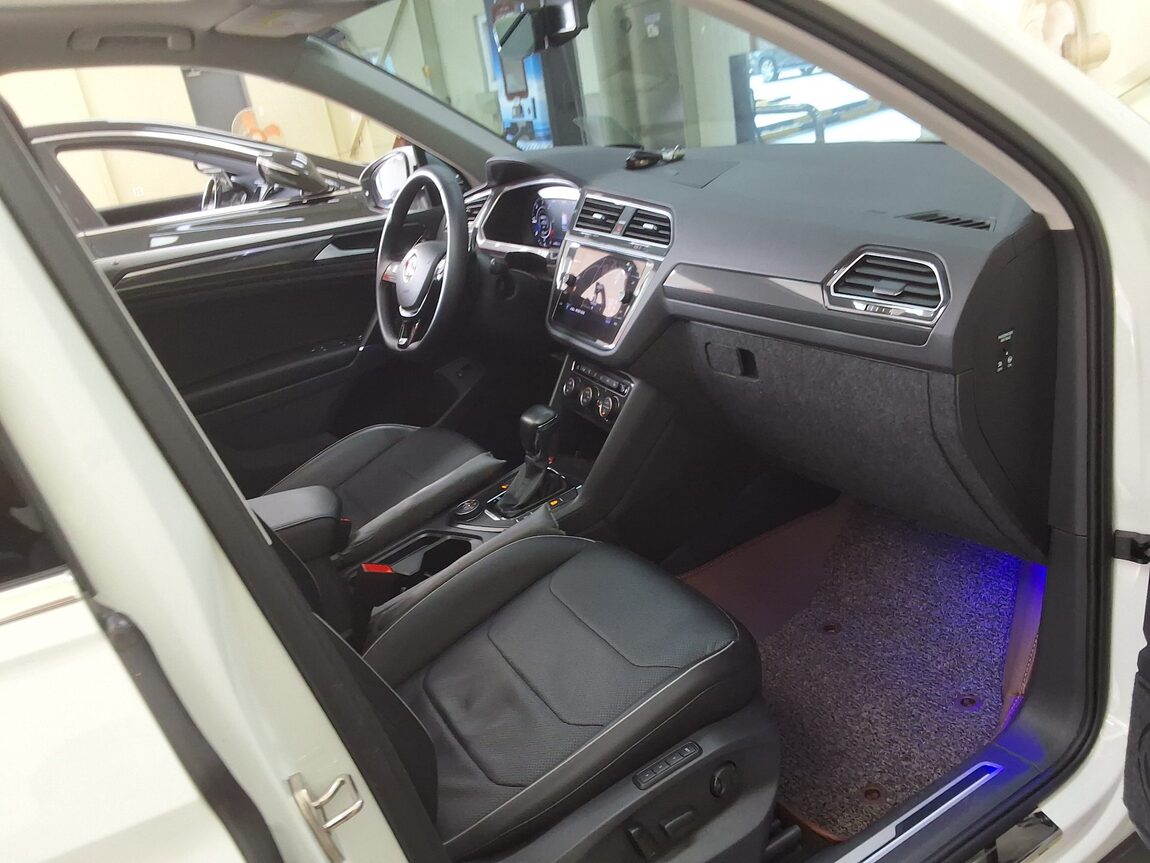VOLKSWAGEN TIGUAN (2ND GEN) 2.0 TDI 4MOTION PRESTIGE 2018 - zdjęcie 15