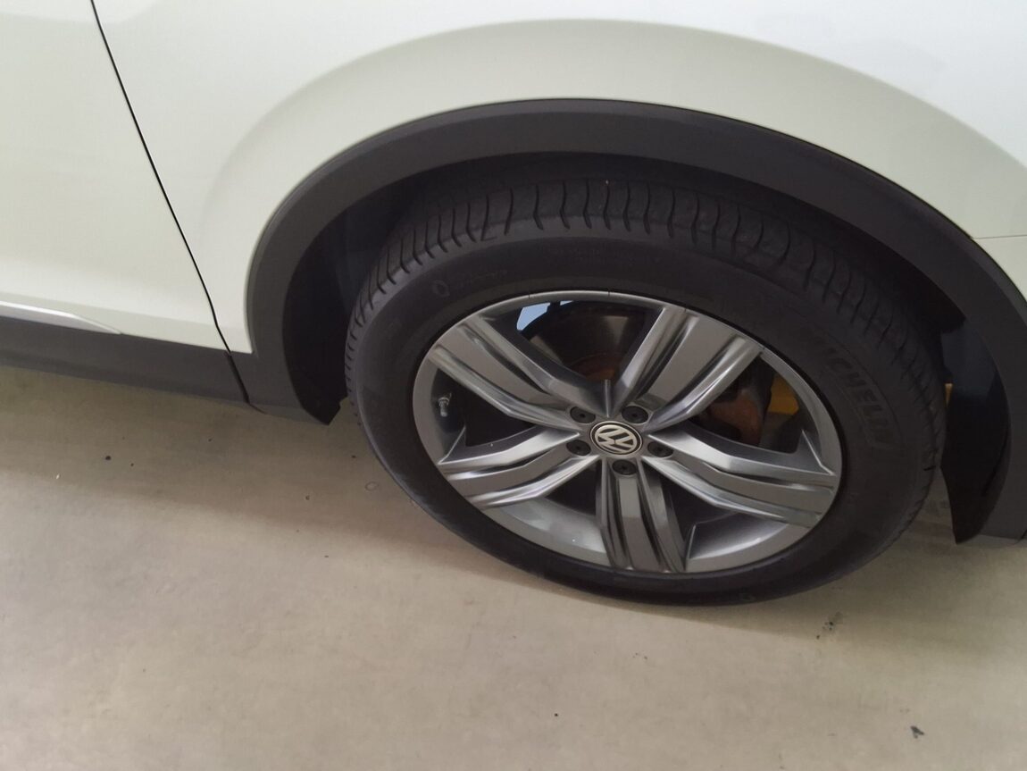 VOLKSWAGEN TIGUAN (2ND GEN) 2.0 TDI 4MOTION PRESTIGE 2018 - zdjęcie 21