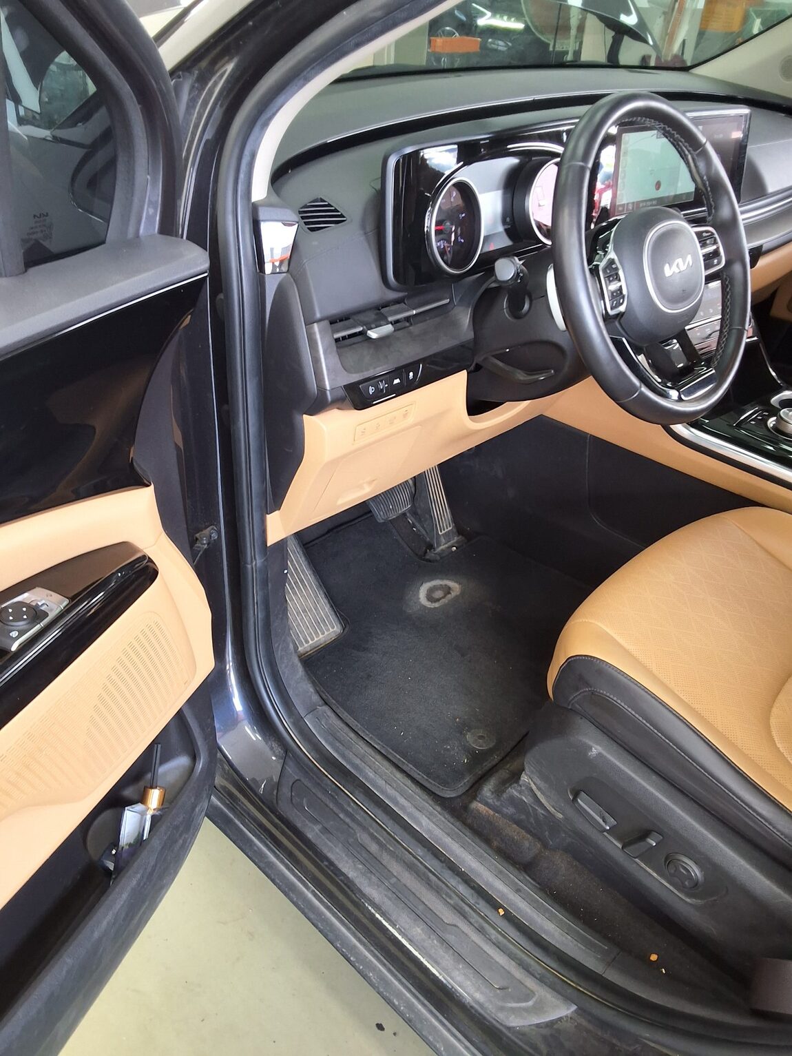 KIA NEW CARNIVAL (KA4) 9-SEATER DIESEL NOBLESSE 2023 - zdjęcie 10